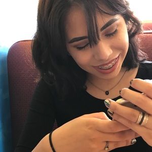 Meet your Posher, Elizabeth